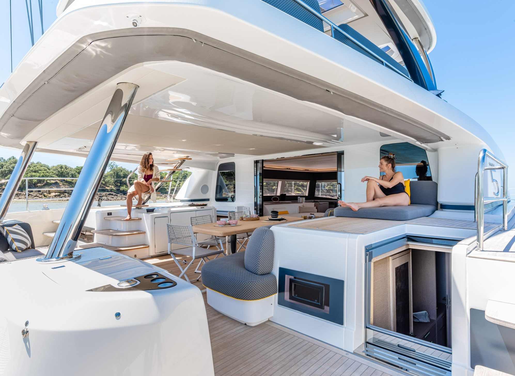 Seahome II aft cockpit with women sitting on back area