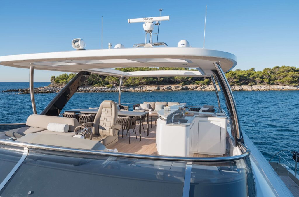 Siete Mares Flybridge